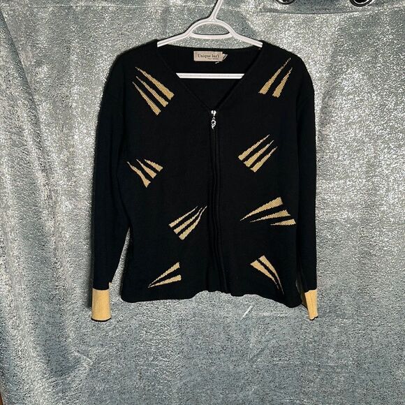 Gorgeous sweater - Picture 2 of 4